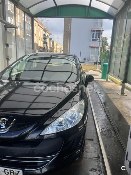 PEUGEOT 308 Confort 1.6 HDI 90