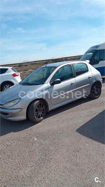 PEUGEOT 206