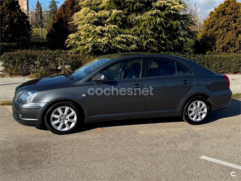 TOYOTA Avensis 2.2 D4D Executive
