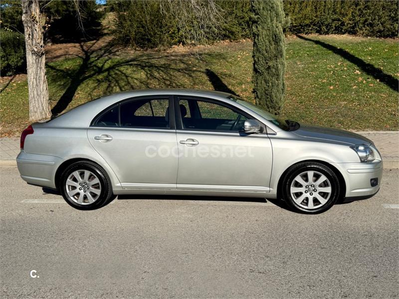 TOYOTA Avensis 1.8 VVTI SOL AUTO