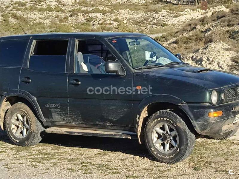 NISSAN Terrano II 2.7 TDI SR
