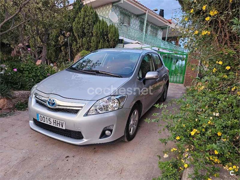 TOYOTA Auris