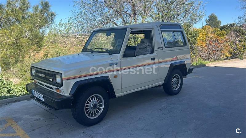 DAIHATSU Rocky