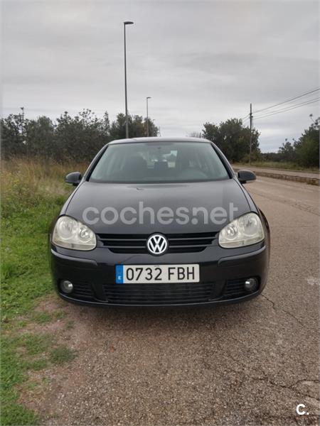 VOLKSWAGEN Golf 1.6 Trendline