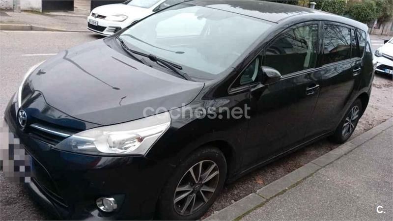 TOYOTA Verso