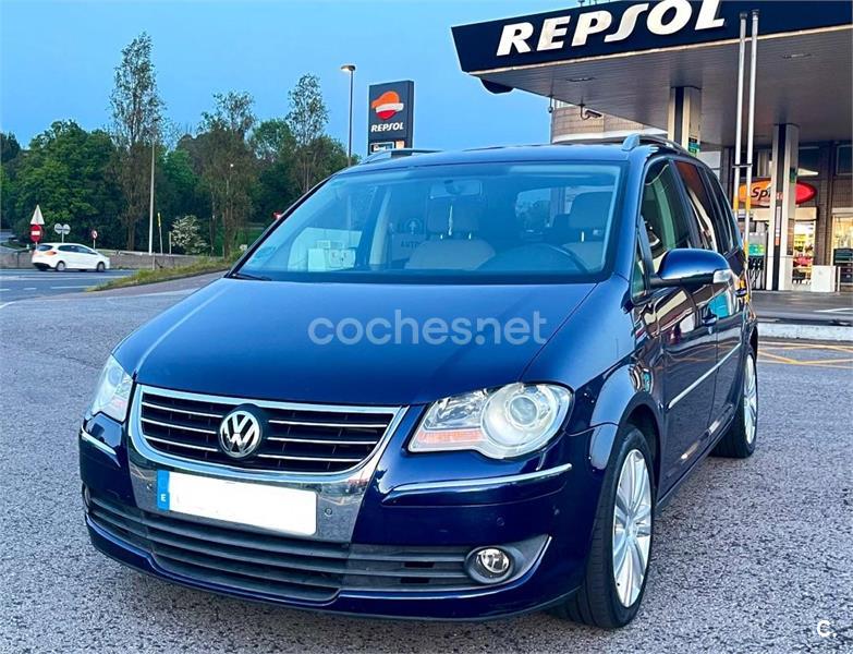 VOLKSWAGEN Touran