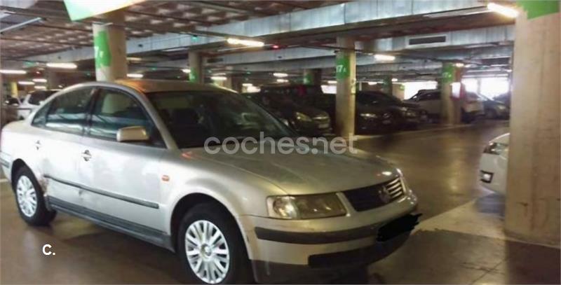 VOLKSWAGEN Passat 1.9 TDI