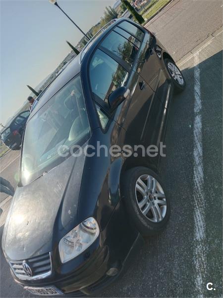 VOLKSWAGEN Touran 2.0 TDI ADVANCE
