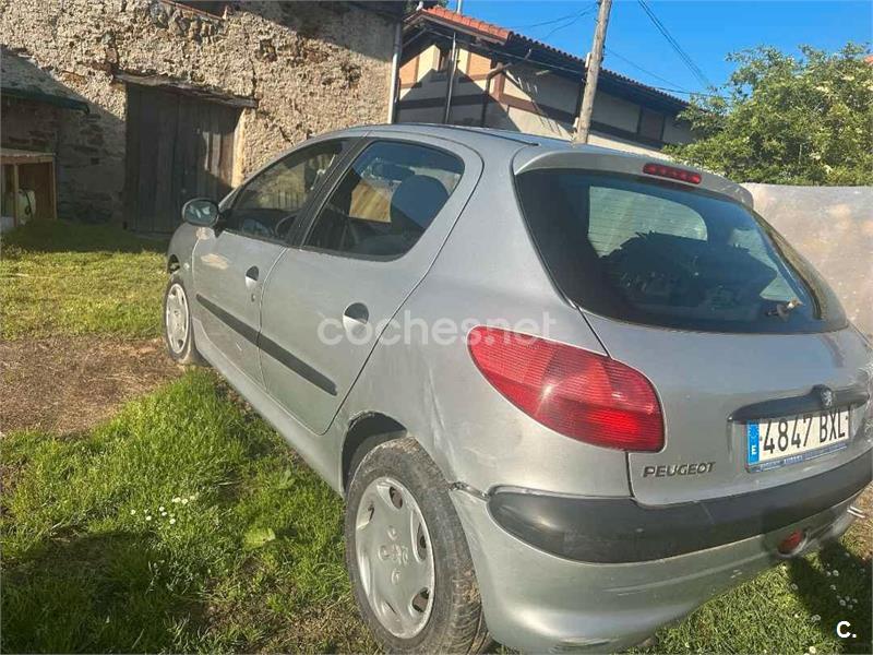 PEUGEOT 206