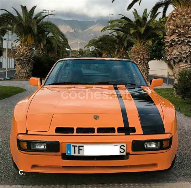 PORSCHE 944