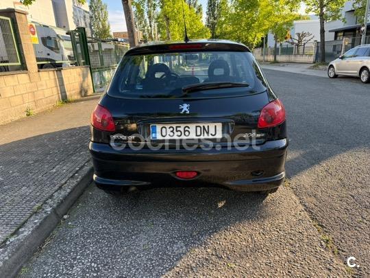 PEUGEOT 206