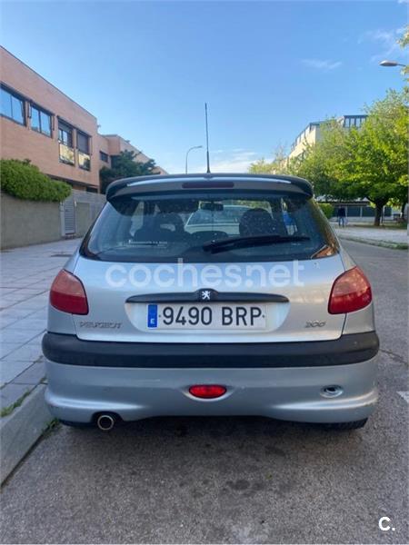 PEUGEOT 206
