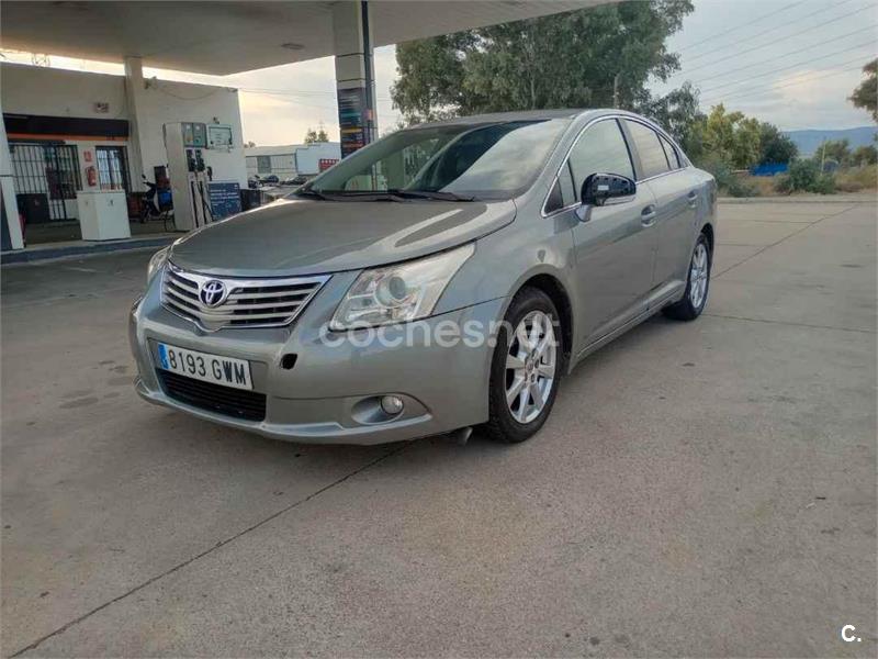 TOYOTA Avensis