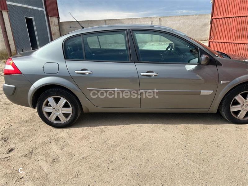 RENAULT Megane