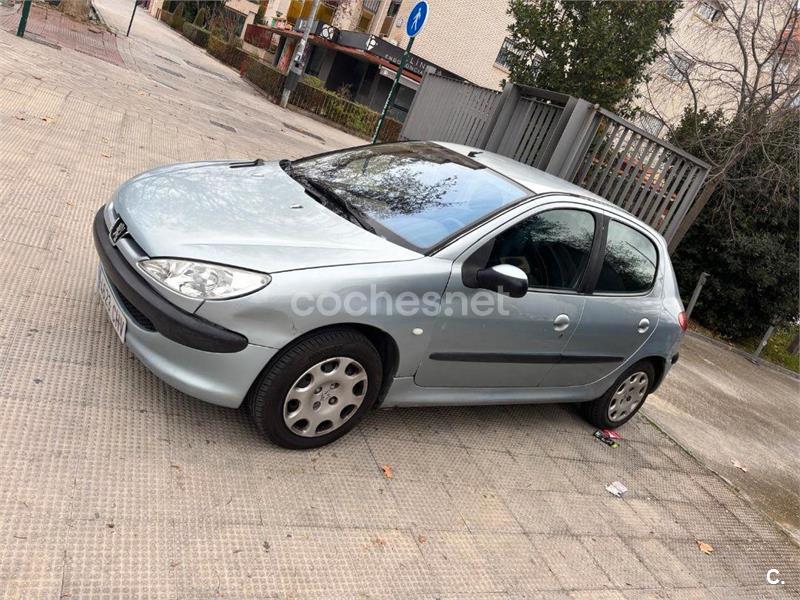 PEUGEOT 206