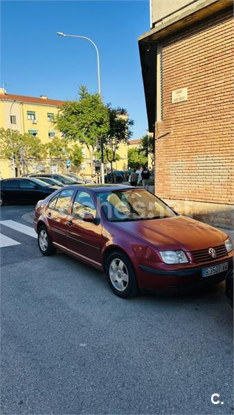 VOLKSWAGEN Bora 1.6 CONCEPTLINE