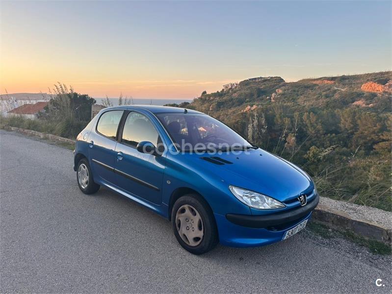 PEUGEOT 206