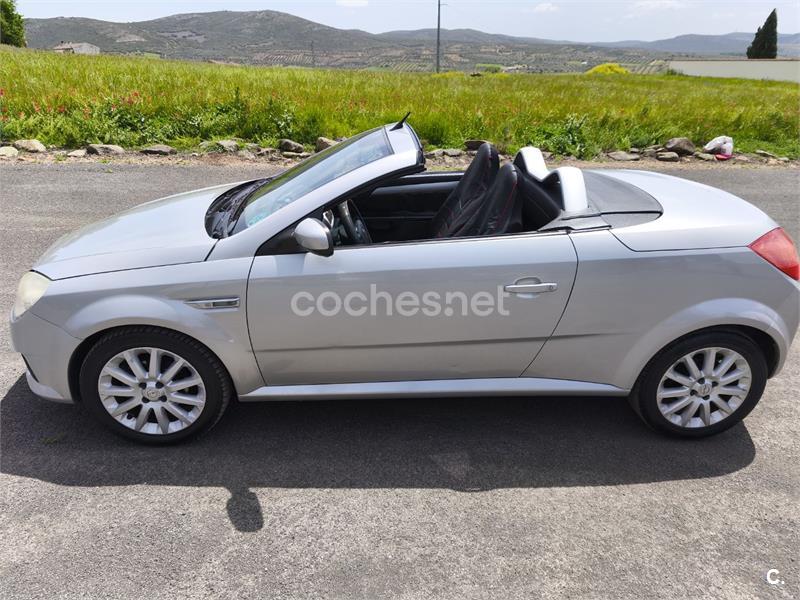OPEL Tigra Rosso 1.8