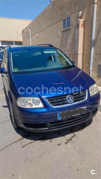 VOLKSWAGEN Touran