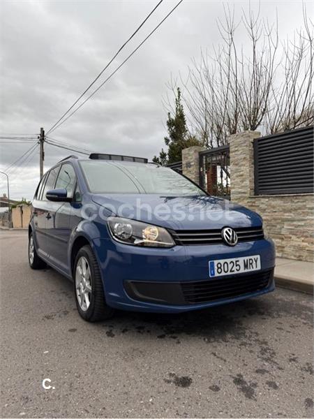 VOLKSWAGEN Touran
