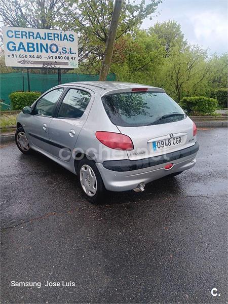 PEUGEOT 206