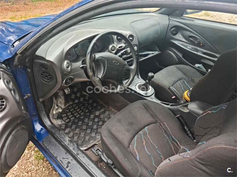 HYUNDAI Coupe