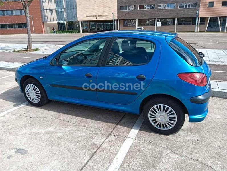 PEUGEOT 206