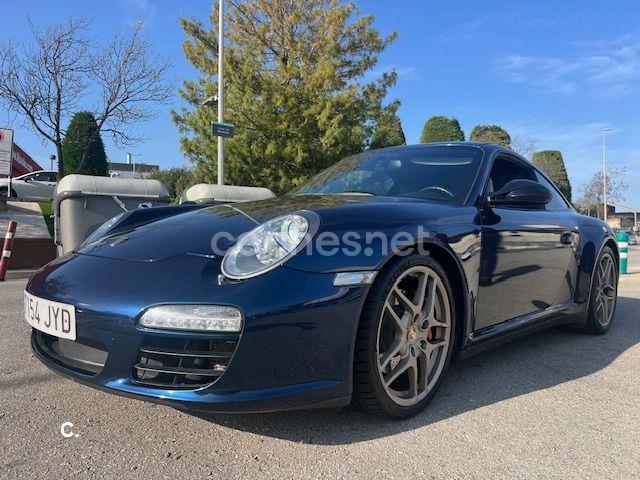PORSCHE 911 CARRERA 4 COUPE