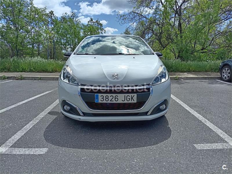 PEUGEOT 208 GTLine 1.2L PureTech 110 SS