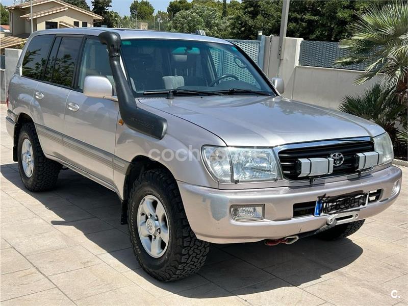 TOYOTA Land Cruiser 100