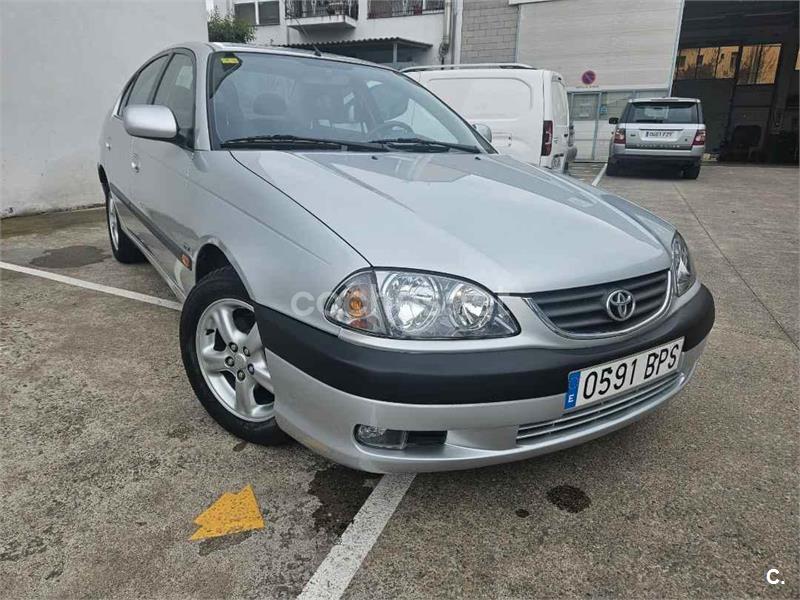 TOYOTA Avensis