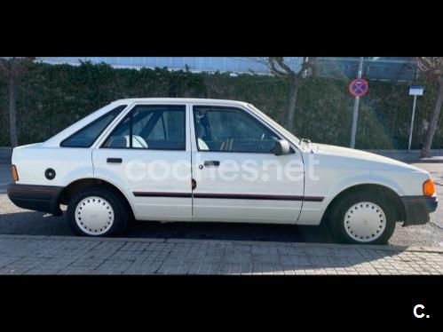 FORD Escort ESCORT 1.6 CL COUNTRY