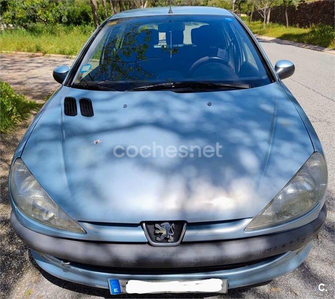 PEUGEOT 206