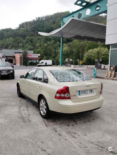 VOLVO S40