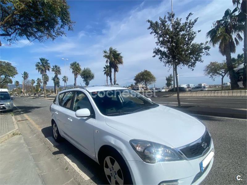 KIA cee'd Sporty Wagon 1.6 CRDi Concept Plus EcoDynamics