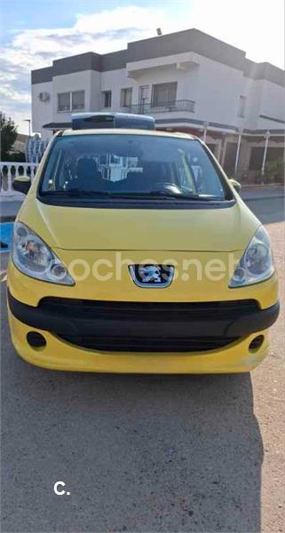 PEUGEOT 1007