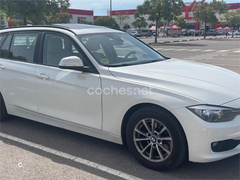 BMW Serie 3 318d Essential Edition Touring