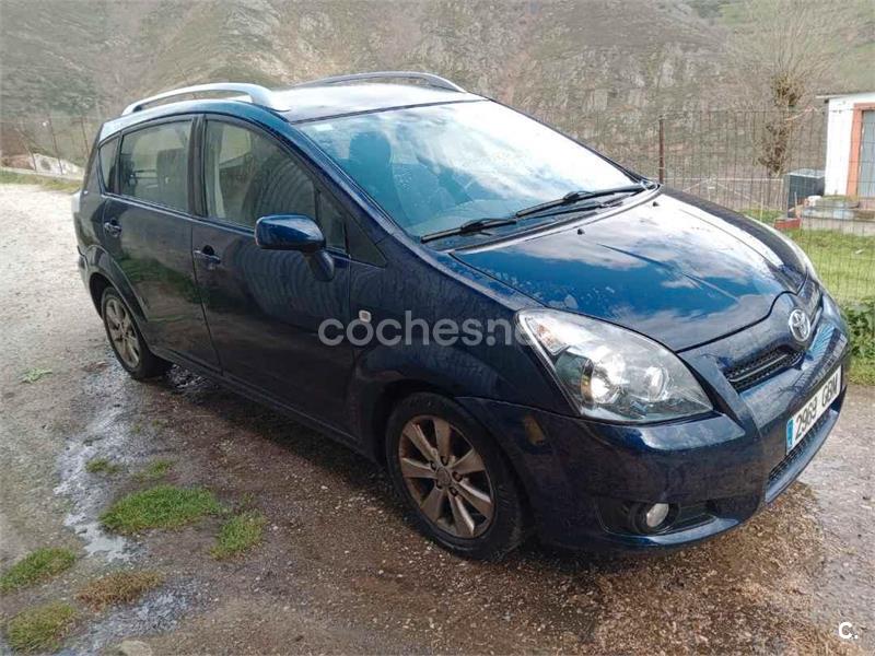 TOYOTA Corolla Verso