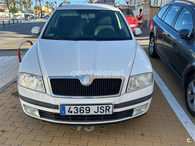 SKODA Octavia Combi 1.6 FSI Trend