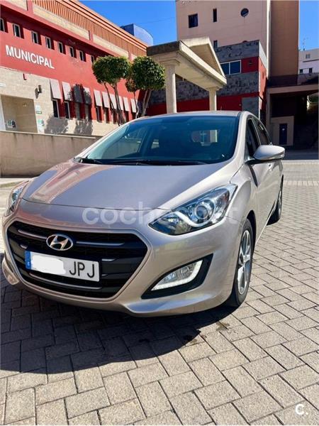 HYUNDAI i30