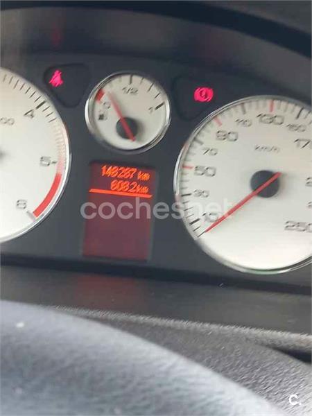 PEUGEOT 407