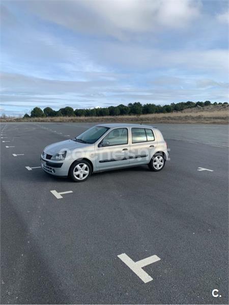 RENAULT Clio