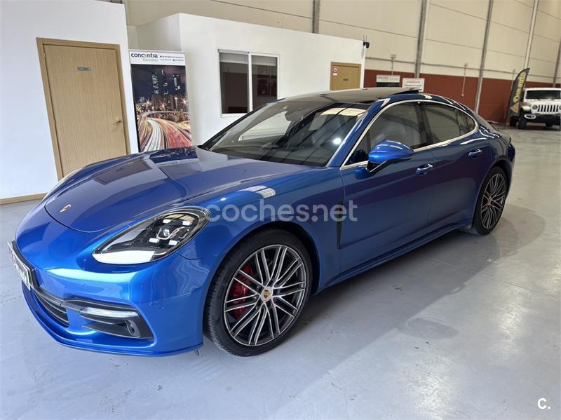 PORSCHE Panamera 4S
