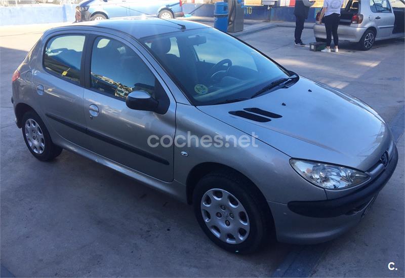 PEUGEOT 206 1.4 75 XLine