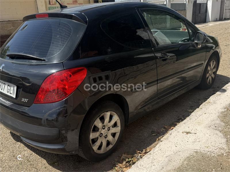 PEUGEOT 207 Confort 1.4 VTi 16v 95