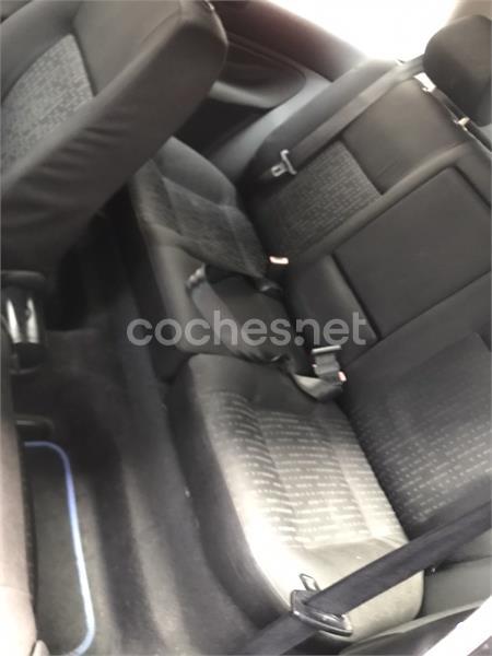 VOLKSWAGEN Golf 1.4 Conceptline