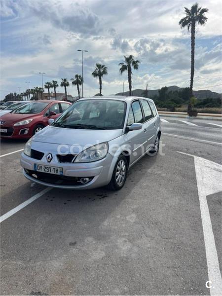RENAULT Grand Scenic