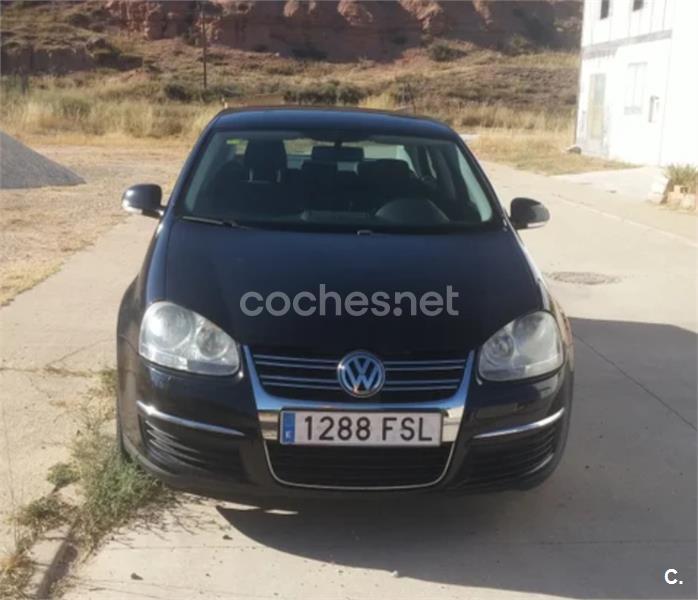 VOLKSWAGEN Jetta 1.9 TDI Advance