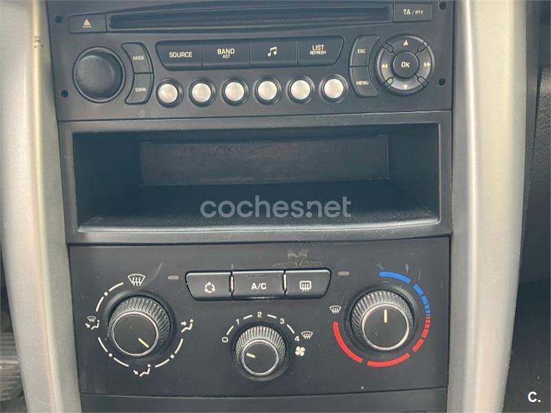 PEUGEOT 207 Confort 1.6 HDI 92 FAP