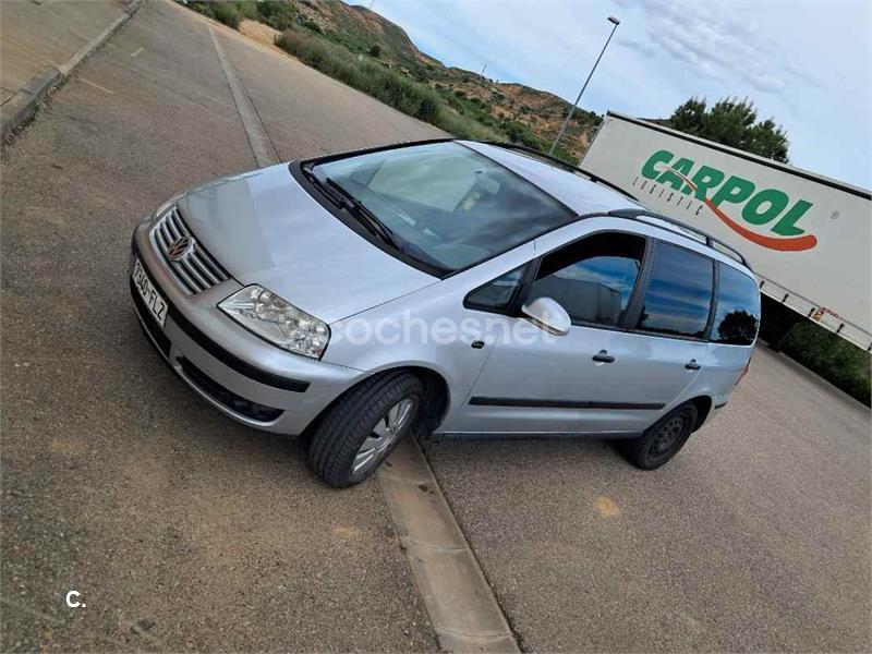 VOLKSWAGEN Sharan